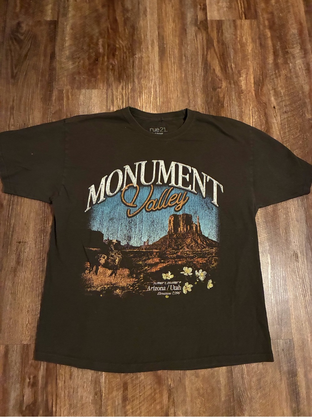 Rue21 Monument Valley Scenic Graphic Tee - Black with Blue & Brown Print